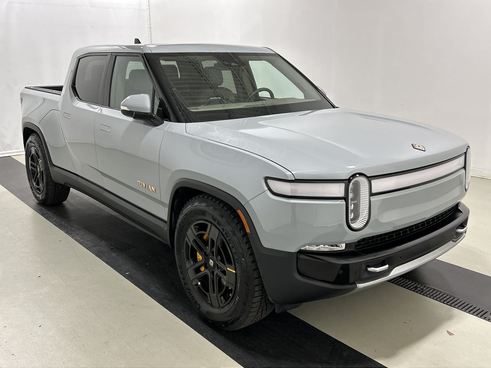Used 2023 Rivian R1T Adventure Quad AWD/4WD image 7