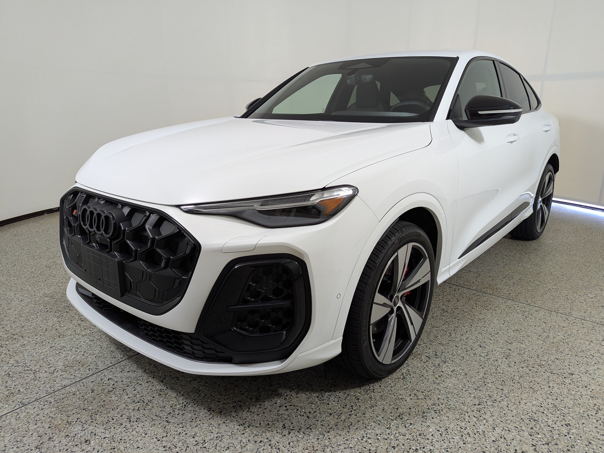 New 2026 Audi SQ5 Prestige AWD/4WD image 3