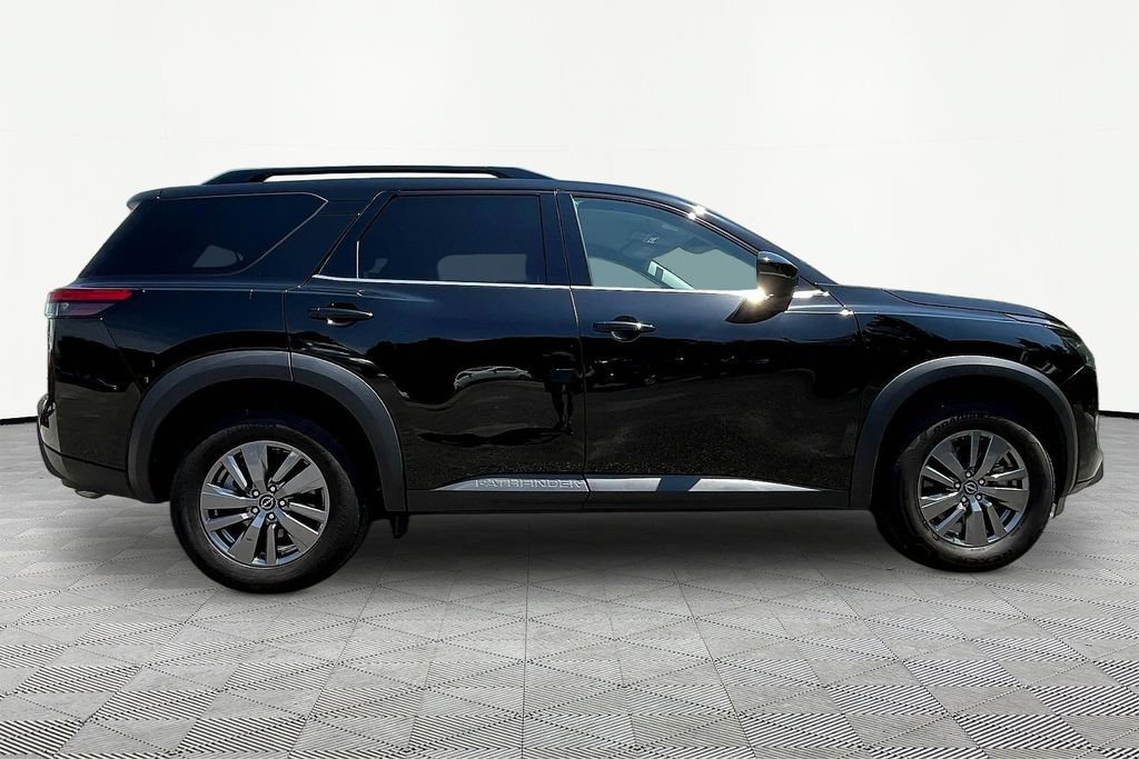 Used 2025 Nissan Pathfinder SV AWD/4WD image 8