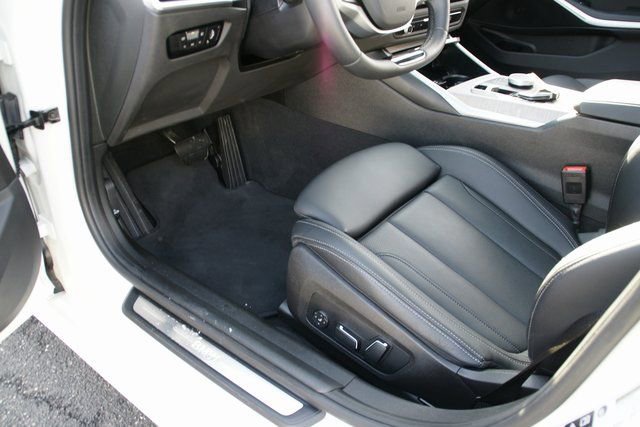 Used 2025 BMW 330i xDrive Sedan image 15