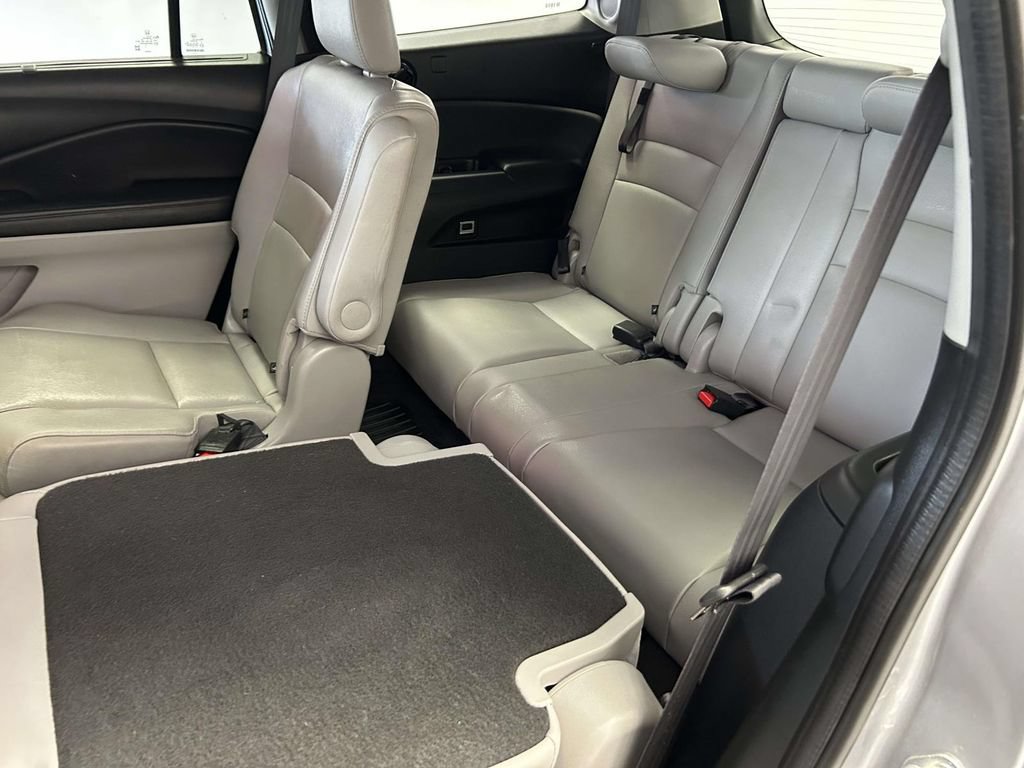 Used 2022 Honda Pilot Touring image 17