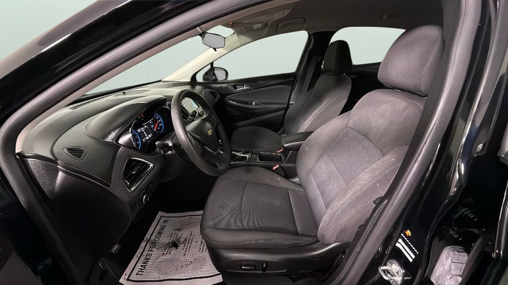 Used 2017 Chevrolet Cruze LT w/ Convenience Package FWD image 16
