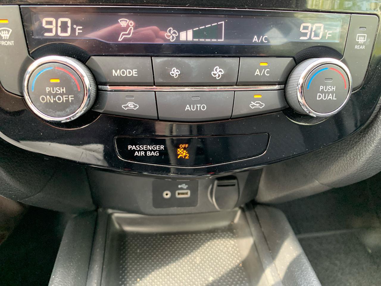 Used 2018 Nissan Rogue SV AWD/4WD image 14
