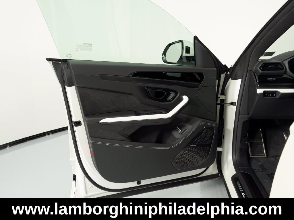 Used 2025 Lamborghini Urus SE AWD/4WD image 11