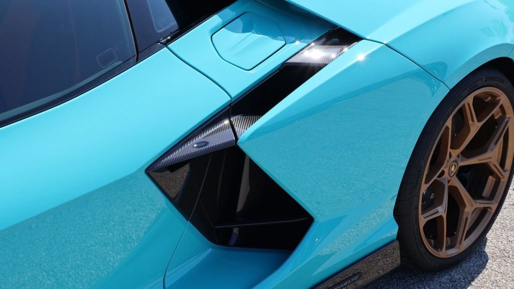 Used 2024 Lamborghini Revuelto AWD/4WD image 36