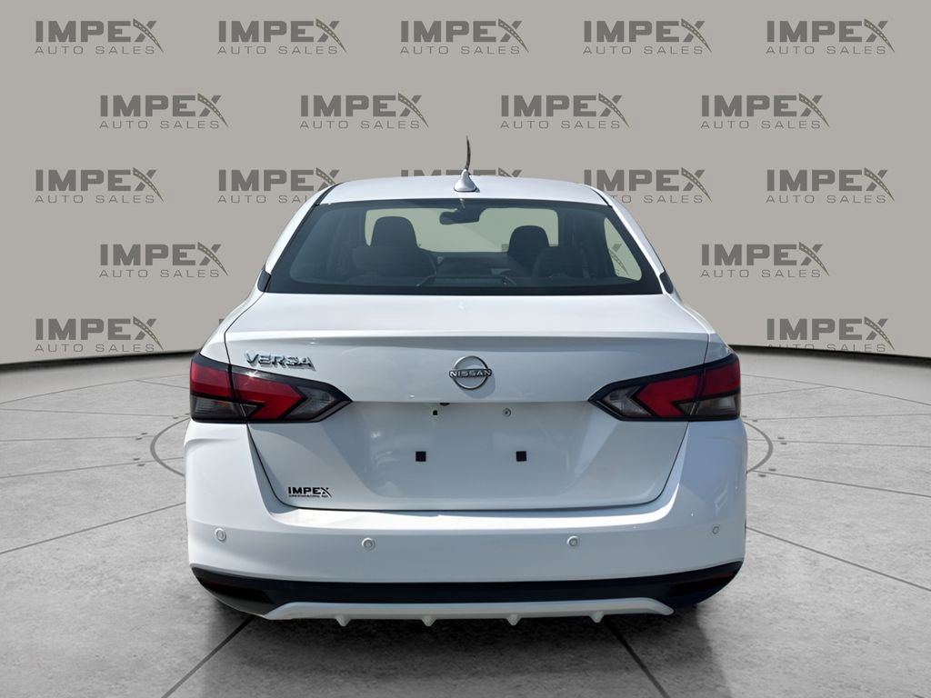 Used 2025 Nissan Versa SV image 4