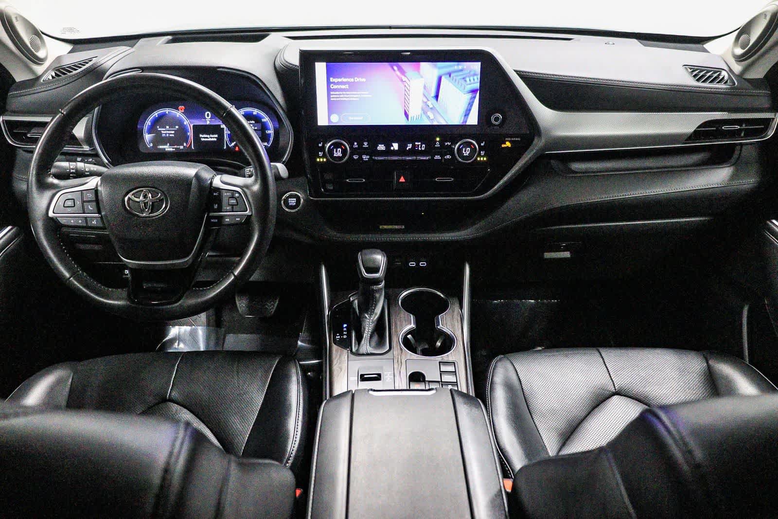 Used 2023 Toyota Highlander Platinum FWD image 14