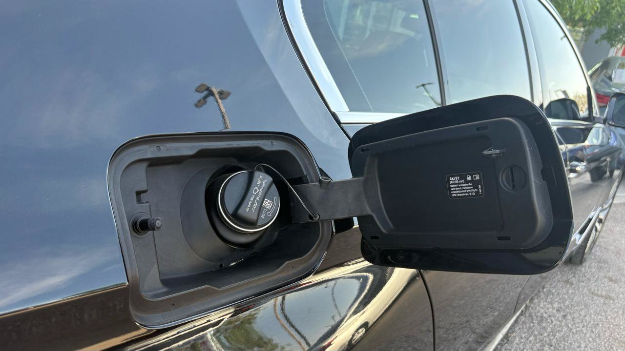Used 2018 BMW 540i RWD image 5