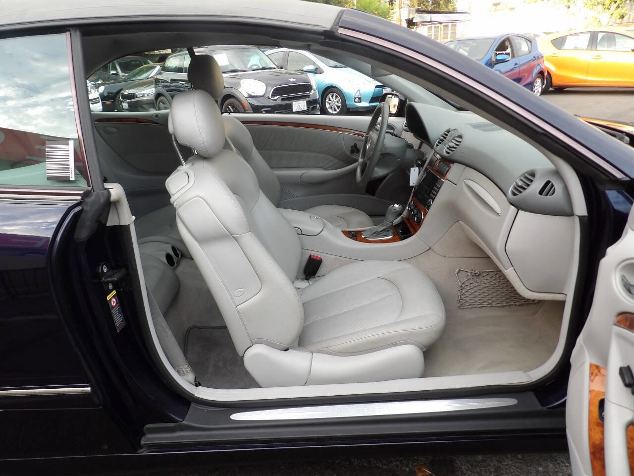 Used 2005 Mercedes-Benz CLK 320 Cabriolet image 6