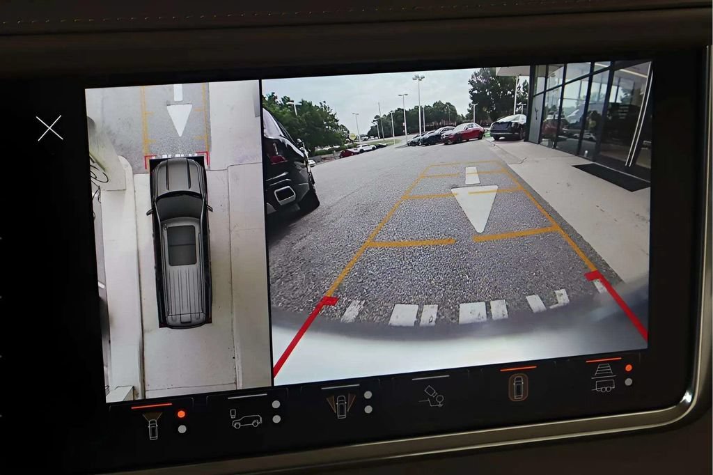 Used 2023 GMC Yukon XL Denali w/ Advanced Technology Package AWD/4WD image 23