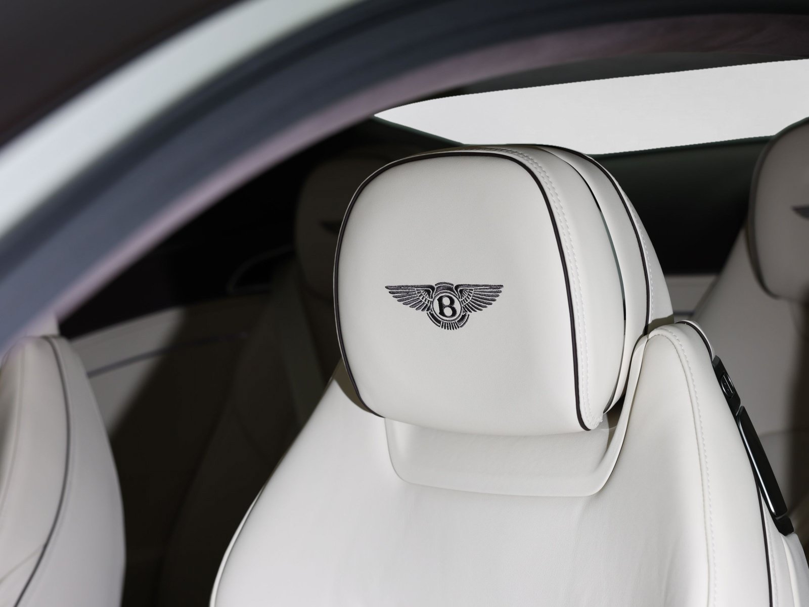 New 2026 Bentley Continental GT AWD/4WD image 9