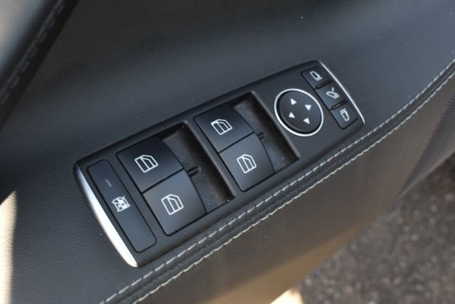 Used 2014 Tesla Model S 85 RWD image 18