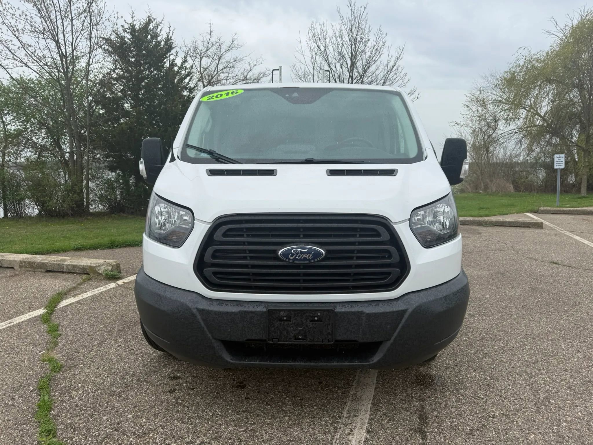Used 2016 Ford Transit 250 130 Low Roof RWD image 2
