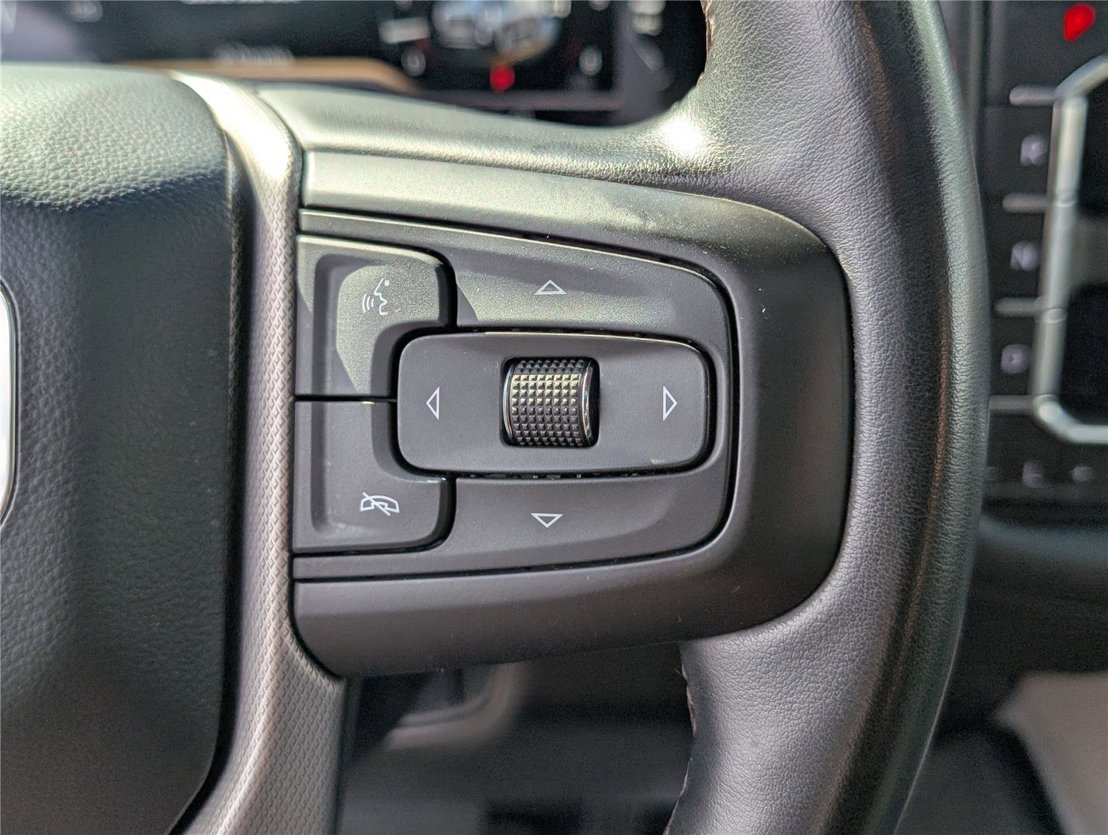 Certified 2023 GMC Yukon Denali image 27