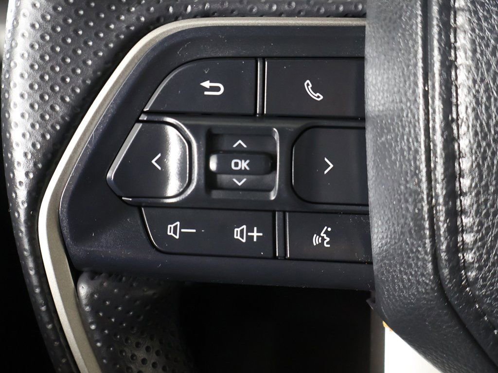 Used 2025 Toyota 4Runner SR5 image 36