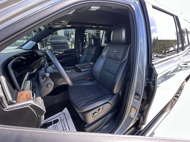 Certified 2023 Cadillac Escalade Sport Platinum w/ LPO, ONYX Package AWD/4WD image 19
