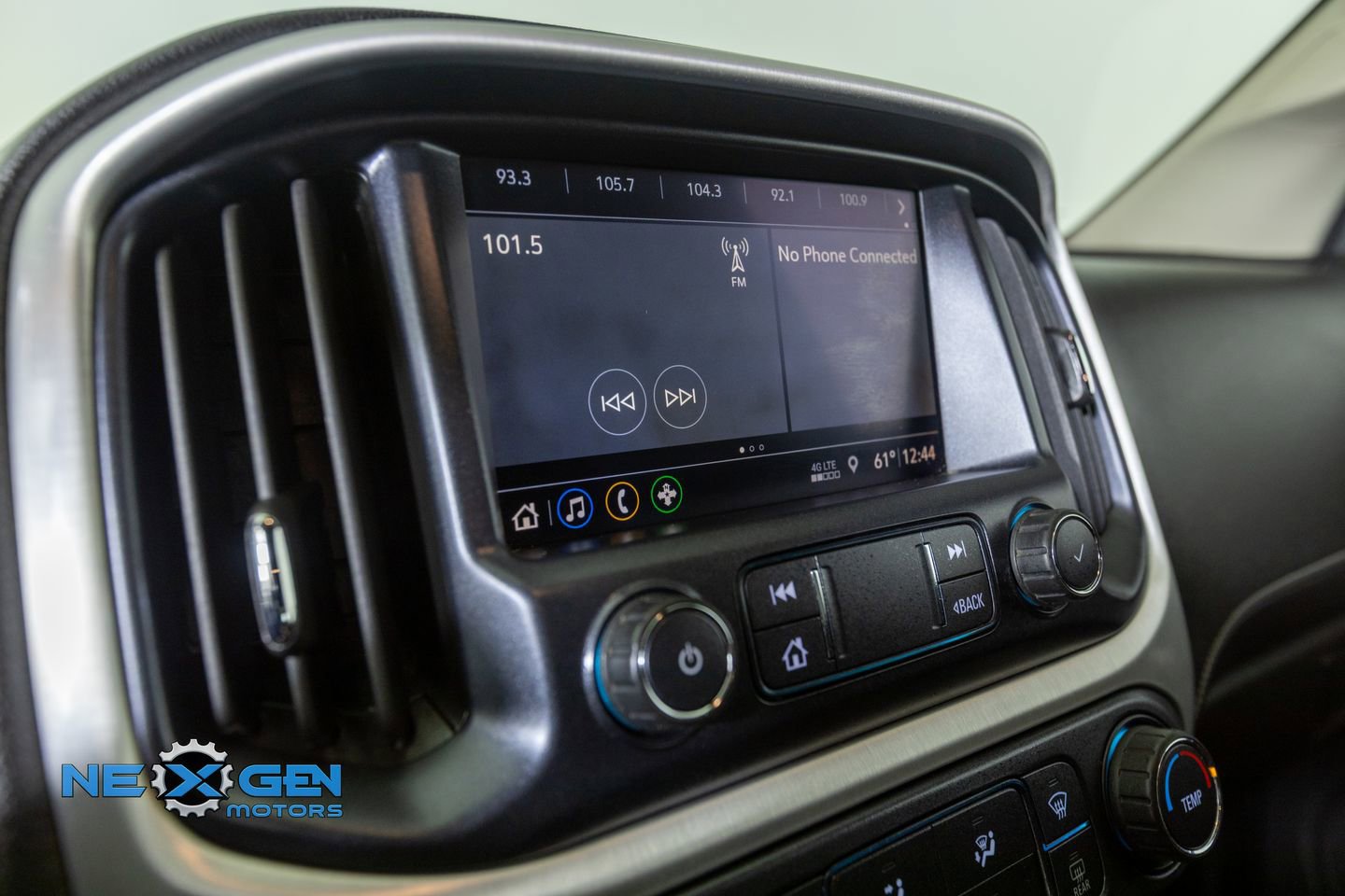 Used 2020 GMC Canyon SLE w/ Elevation Edition image 18