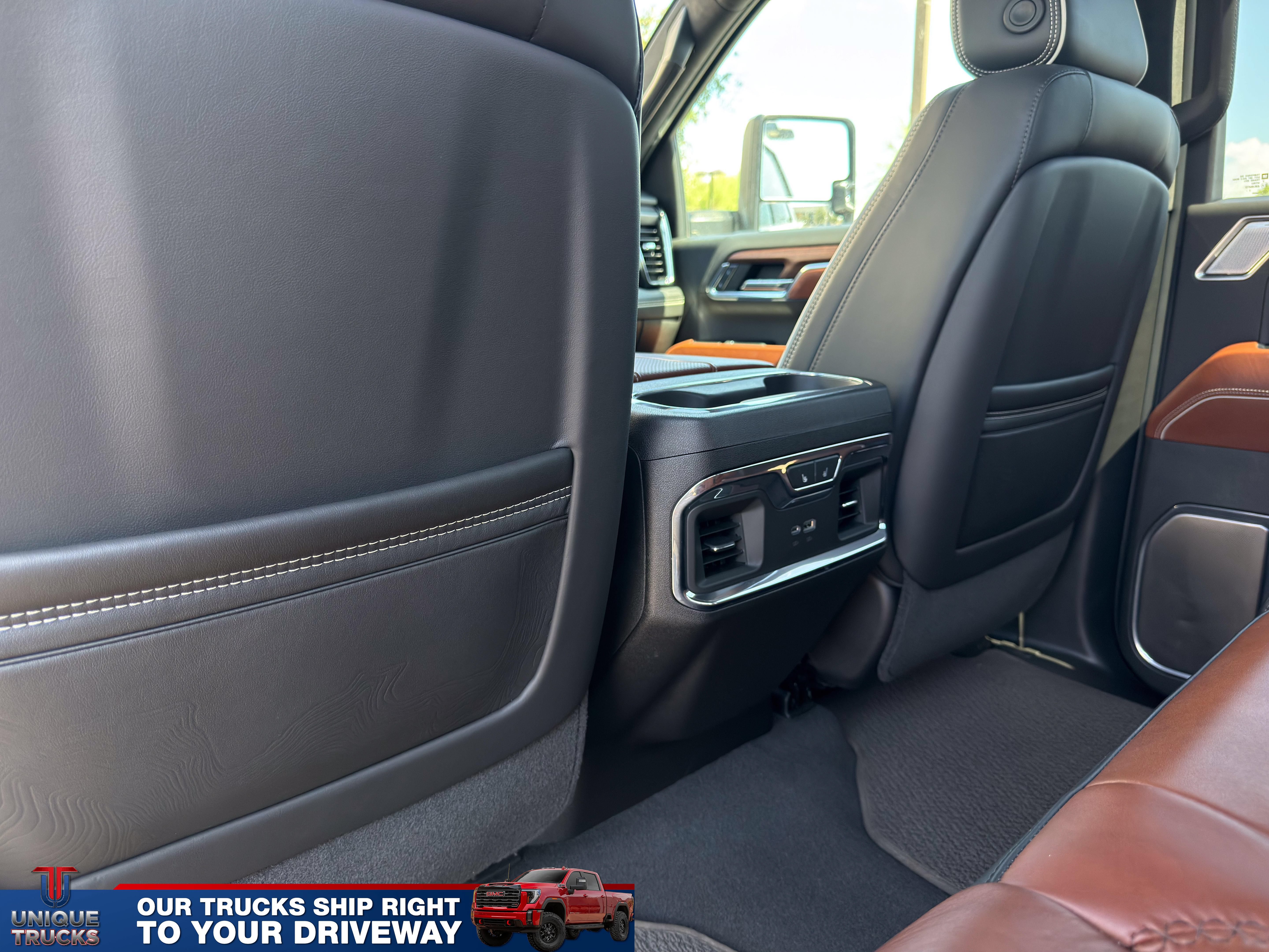Used 2024 GMC Sierra 3500 Denali Ultimate AWD/4WD image 23