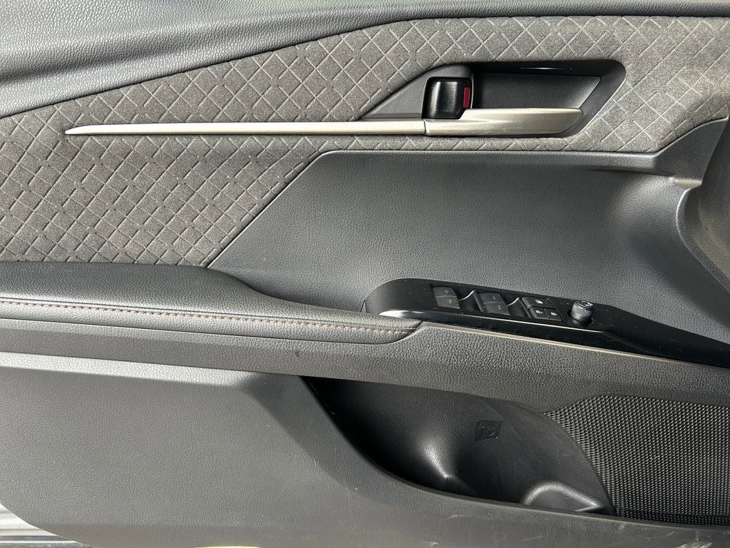 Used 2025 Toyota Camry XLE AWD/4WD image 23