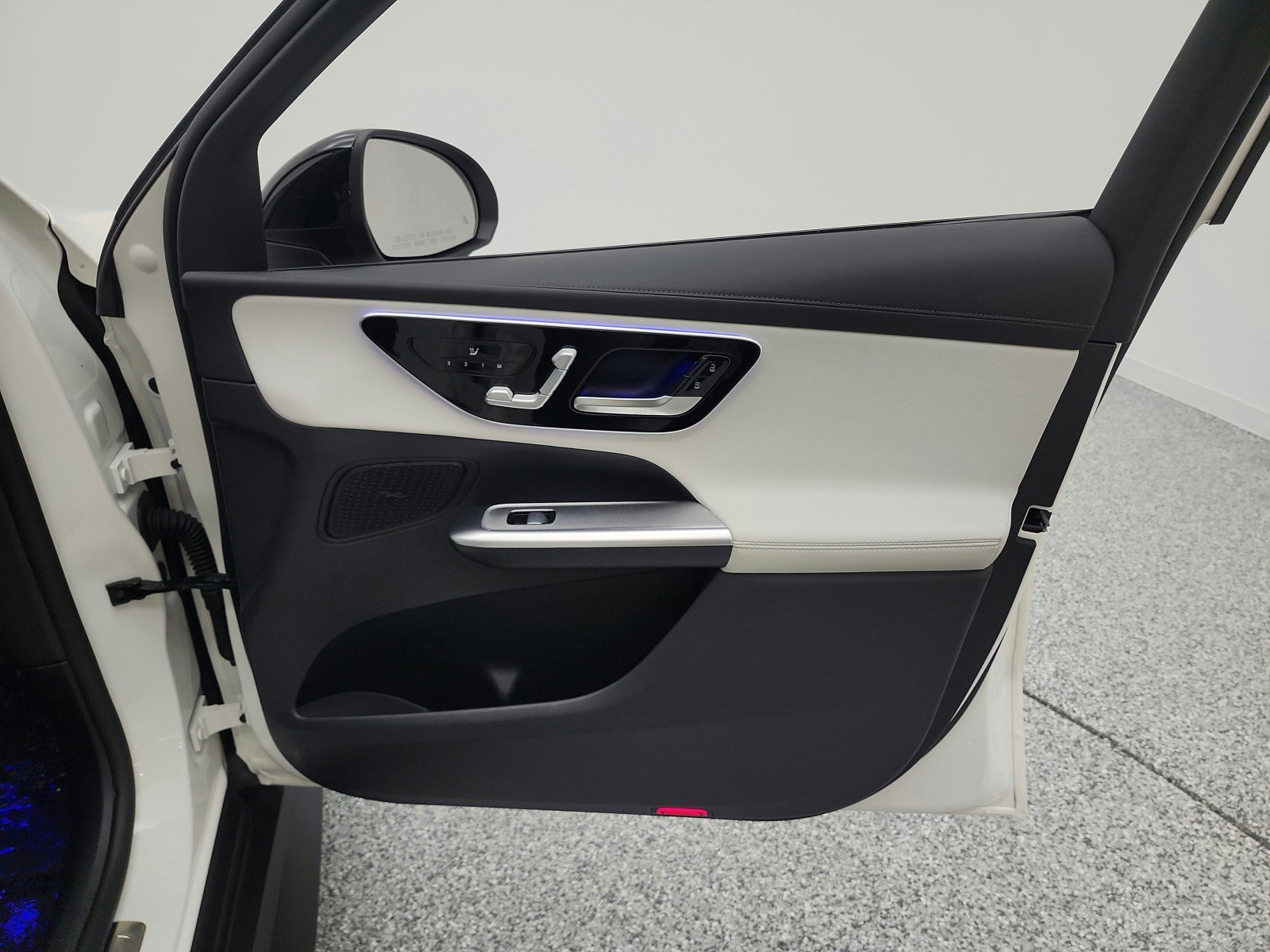 Certified 2023 Mercedes-Benz GLC 300 image 24
