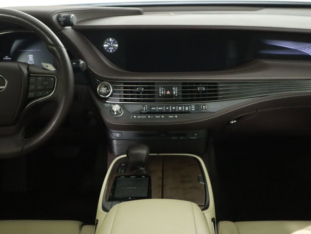 Used 2018 Lexus LS 500 w/ Accessory Package (Z2) image 14