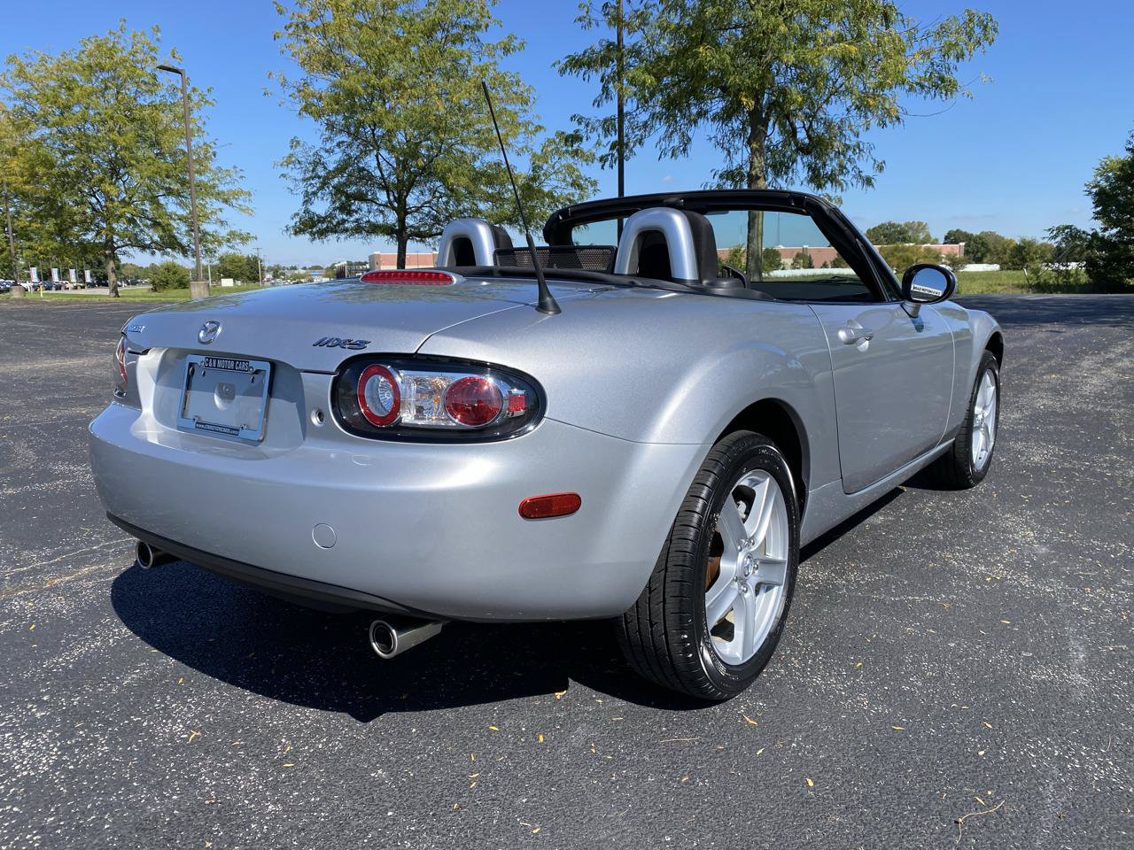 Used 2006 MAZDA MX-5 Miata Touring RWD image 9