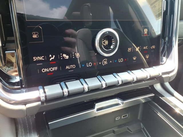 New 2026 GMC Yukon AT4 Ultimate AWD/4WD image 19