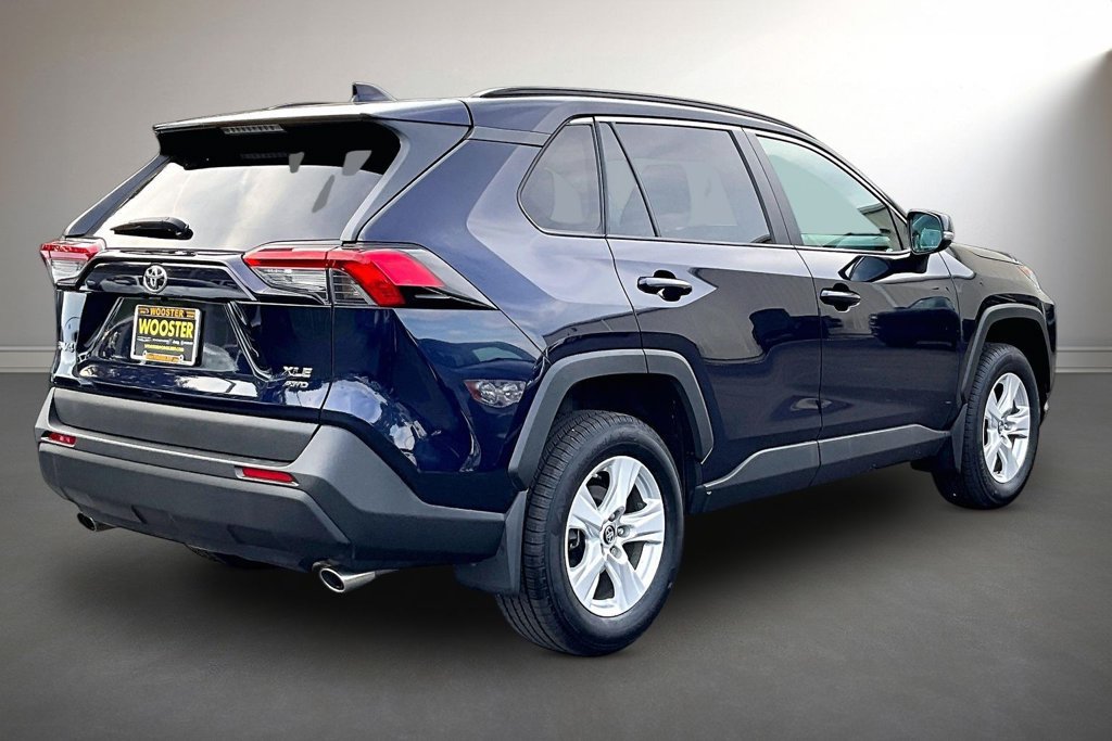 Used 2019 Toyota RAV4 XLE AWD/4WD image 5