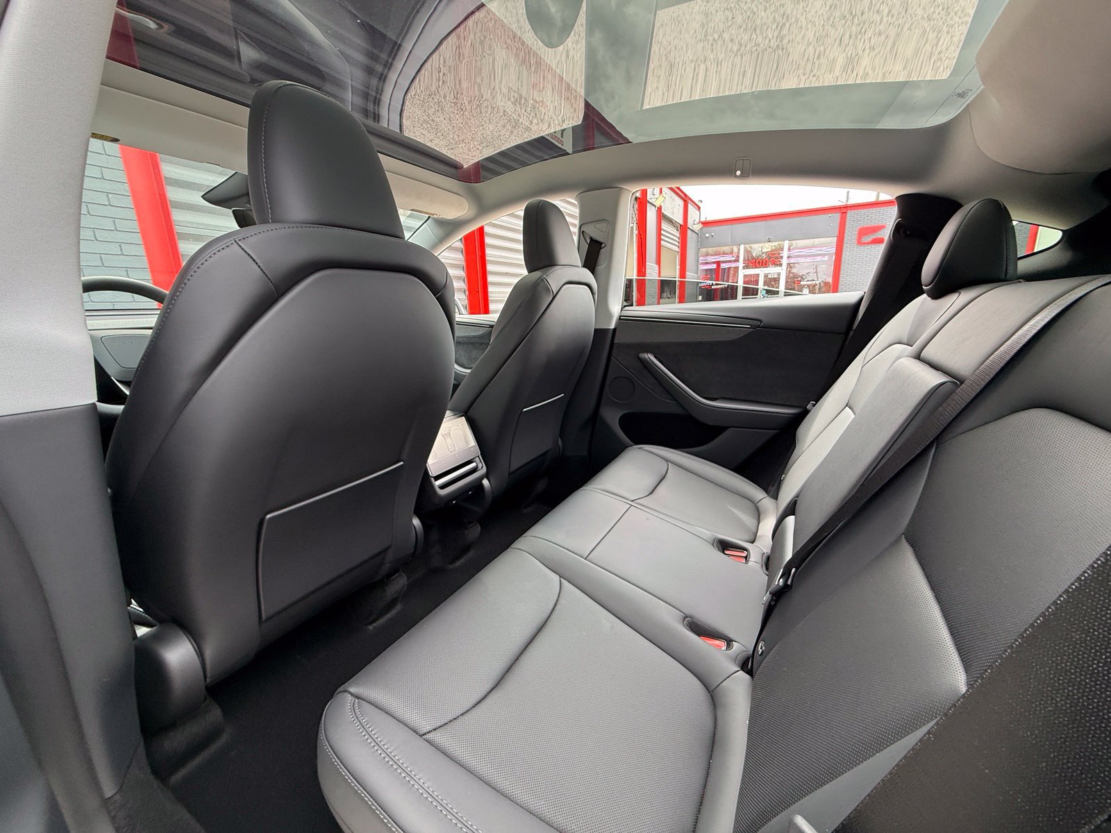 Used 2026 Tesla Model Y Long Range RWD image 19