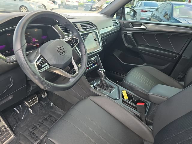 Used 2024 Volkswagen Tiguan SE R-Line FWD image 17