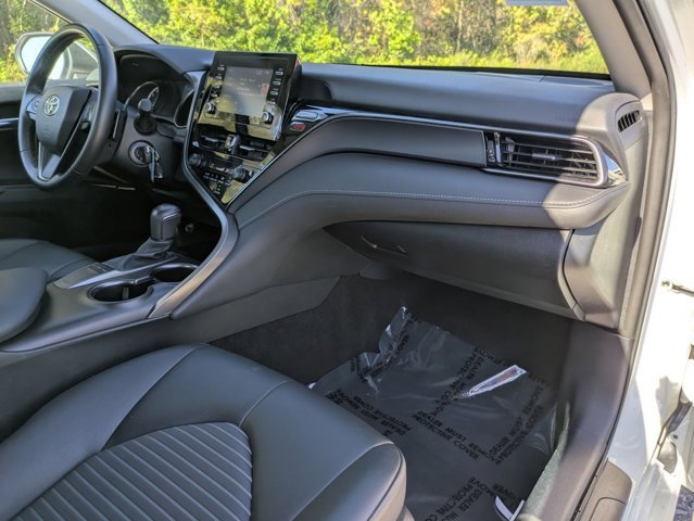 Used 2024 Toyota Camry SE image 25