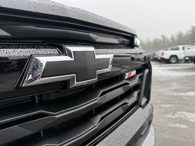 Used 2024 Chevrolet Colorado Z71 w/ Advanced Trailering Package AWD/4WD image 11