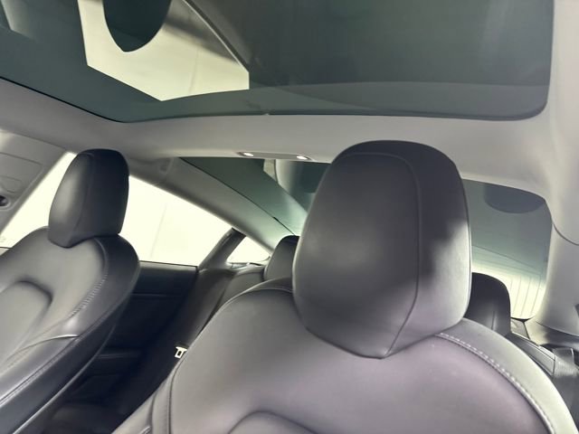 Used 2019 Tesla Model 3 Standard Range Plus image 12