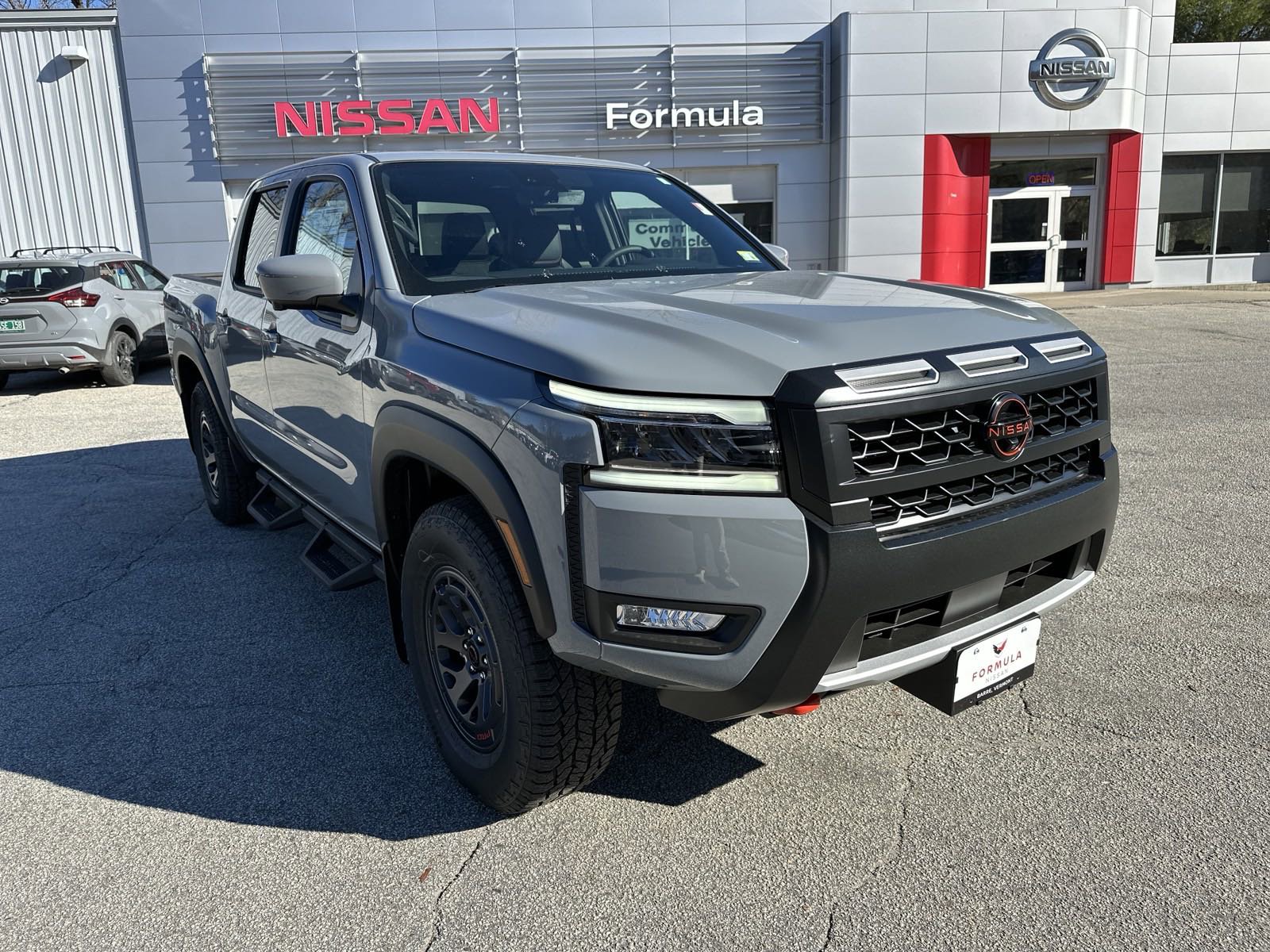 New 2025 Nissan Frontier PRO-4X w/ Pro Premium Package