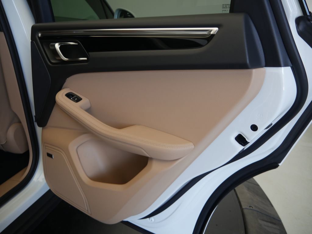 New 2026 Porsche Macan AWD/4WD image 23