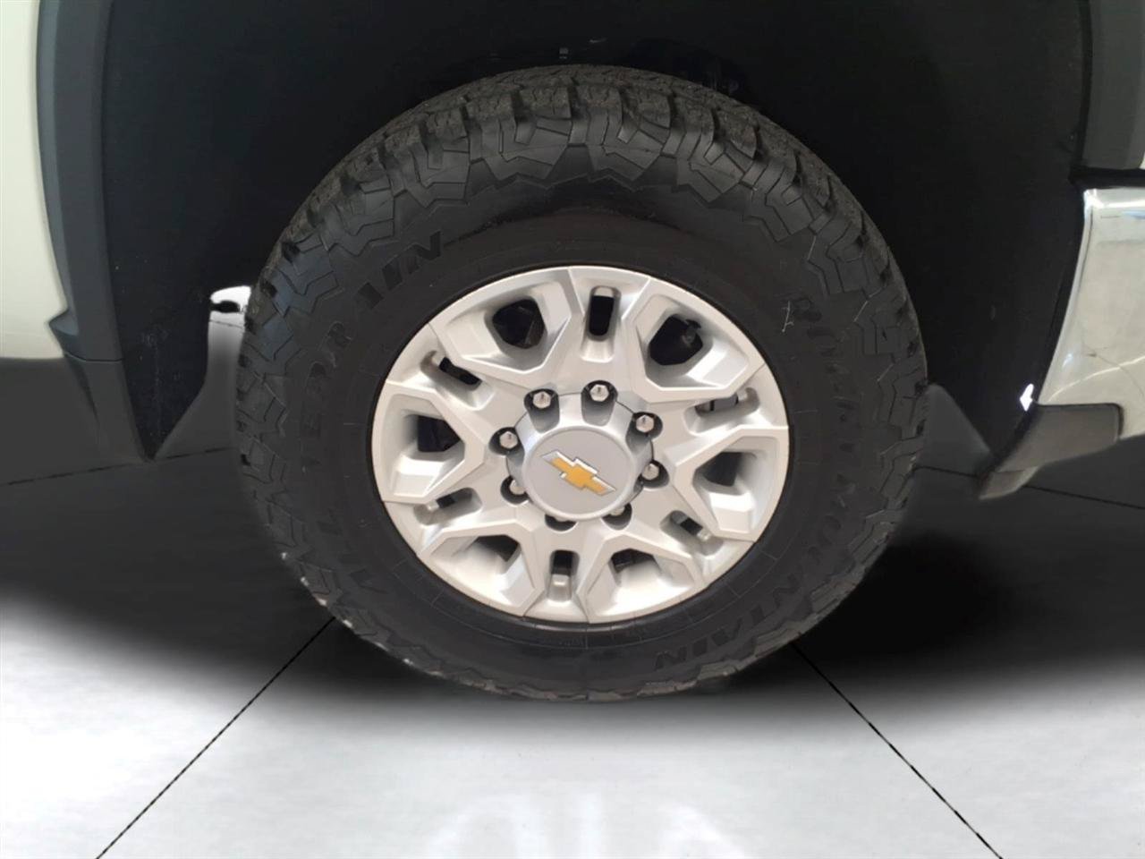 Used 2024 Chevrolet Silverado 2500 LTZ w/ LTZ Convenience Package AWD/4WD image 30