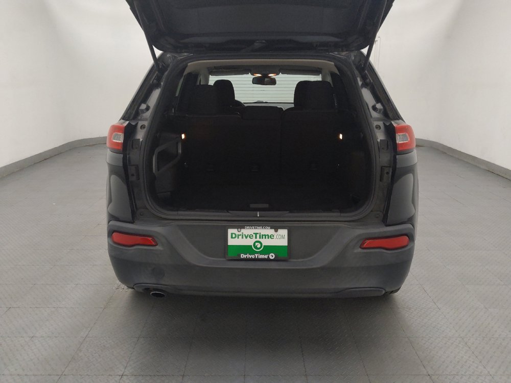 Used 2015 Jeep Cherokee Latitude FWD image 29