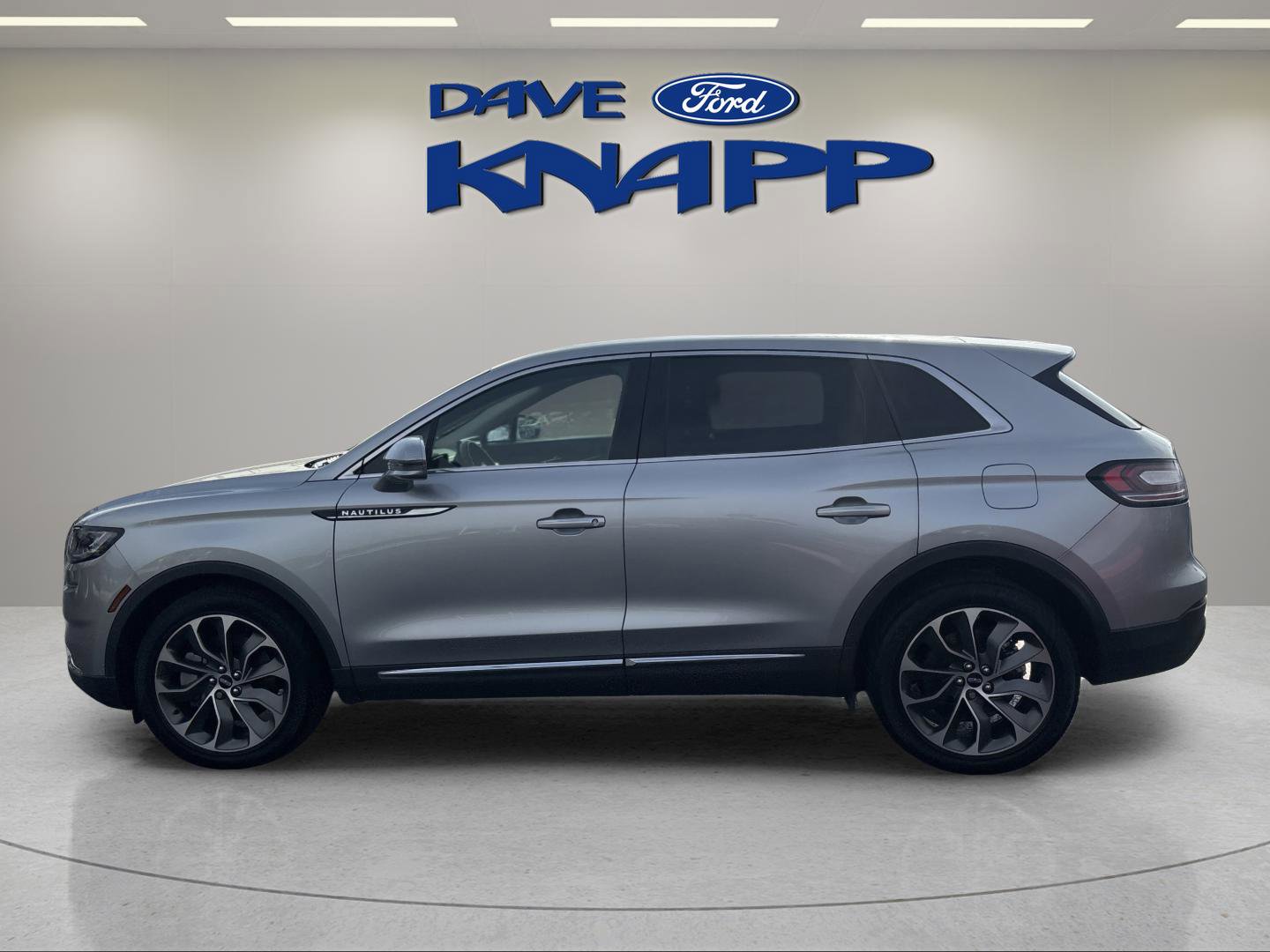 Used 2023 Lincoln Nautilus Reserve image 4