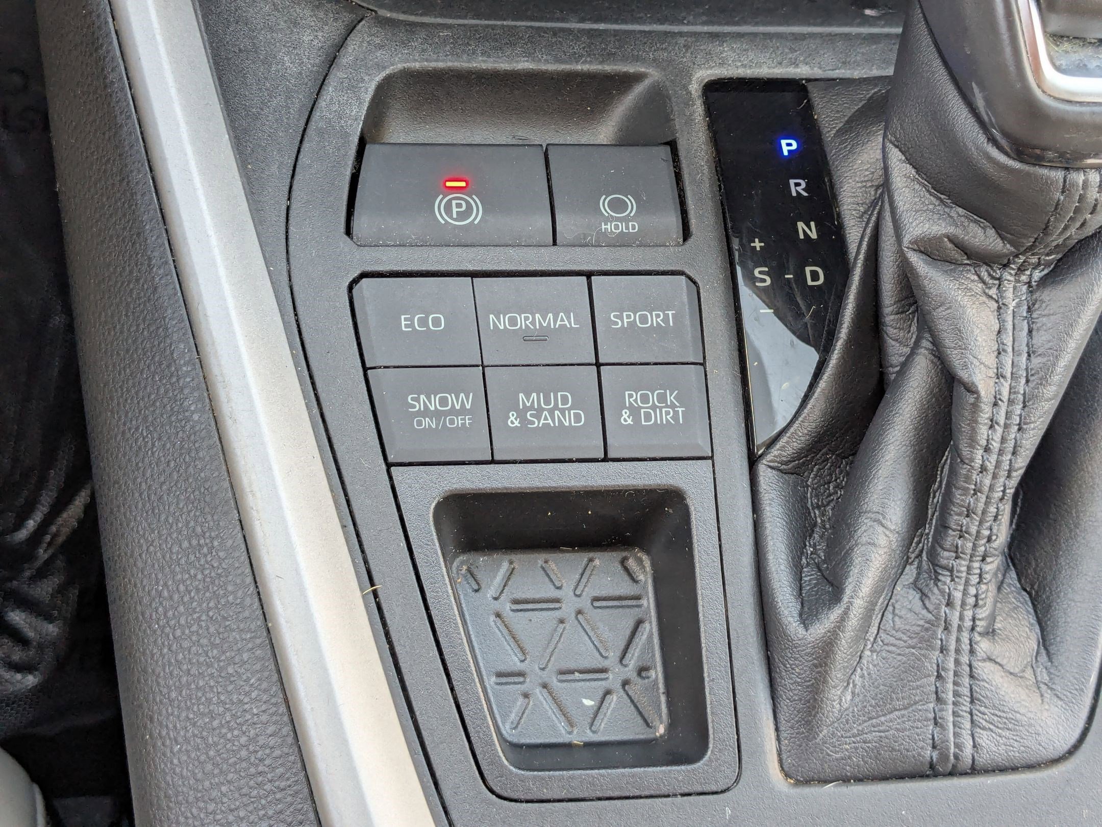 Used 2021 Toyota RAV4 XLE Premium image 27