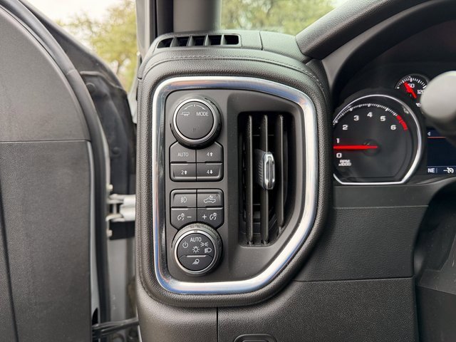 Used 2022 Chevrolet Silverado 1500 LT Trail Boss w/ Convenience Package II image 6