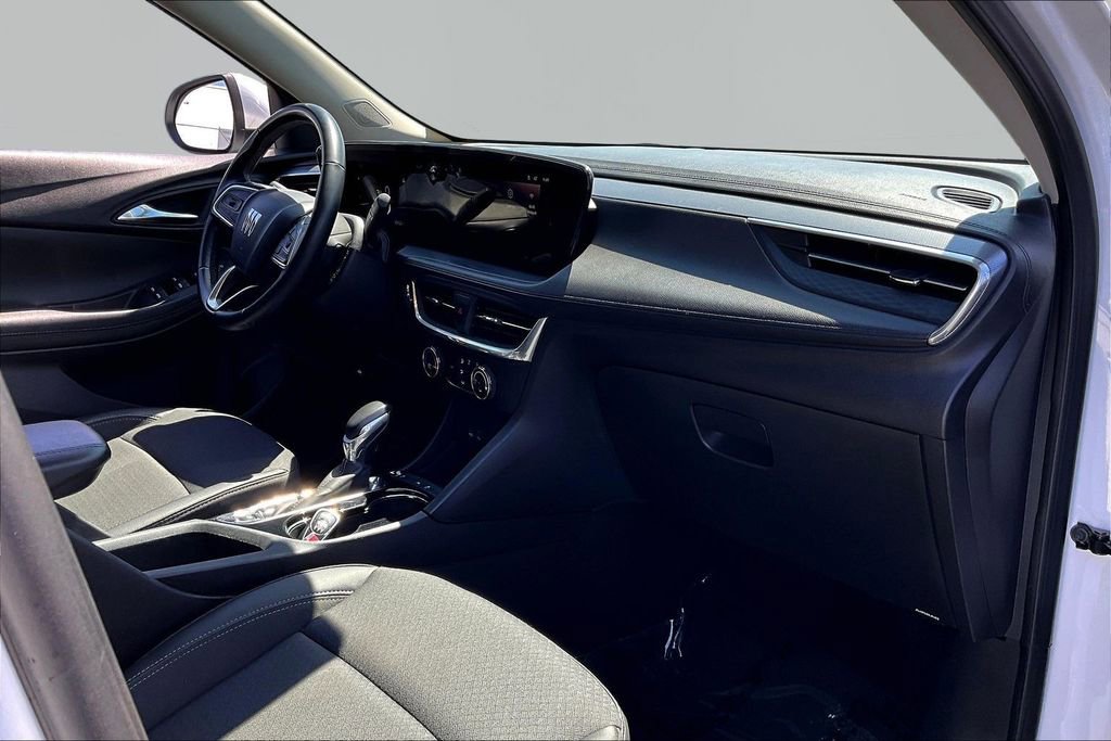 Used 2024 Buick Encore GX Preferred FWD image 23