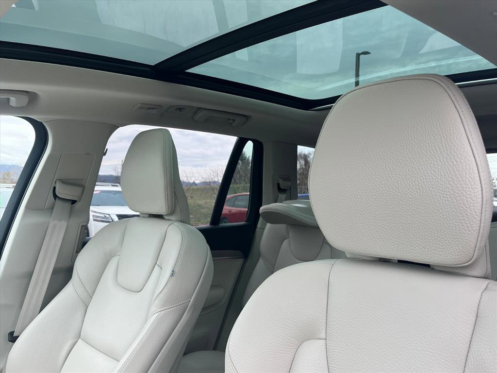 Used 2025 Volvo XC90 B6 Plus w/ Protection Package Premier image 8