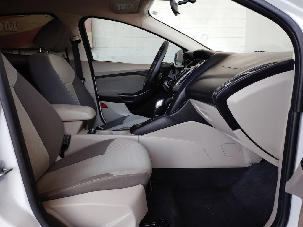 Used 2013 Ford Focus SE FWD image 13