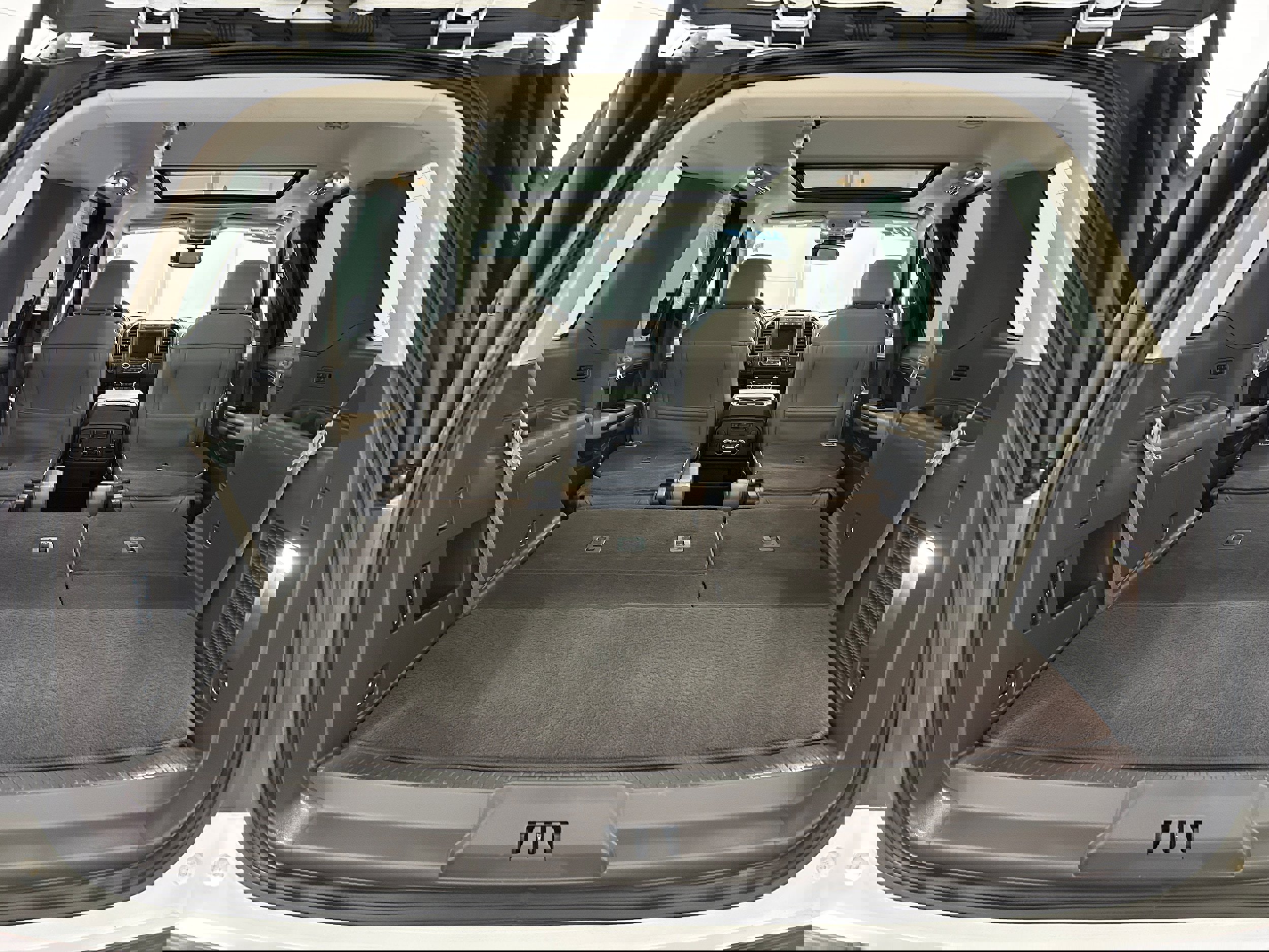 Used 2021 Ford Expedition Limited image 38