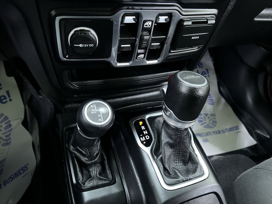Used 2021 Jeep Gladiator Willys AWD/4WD image 24