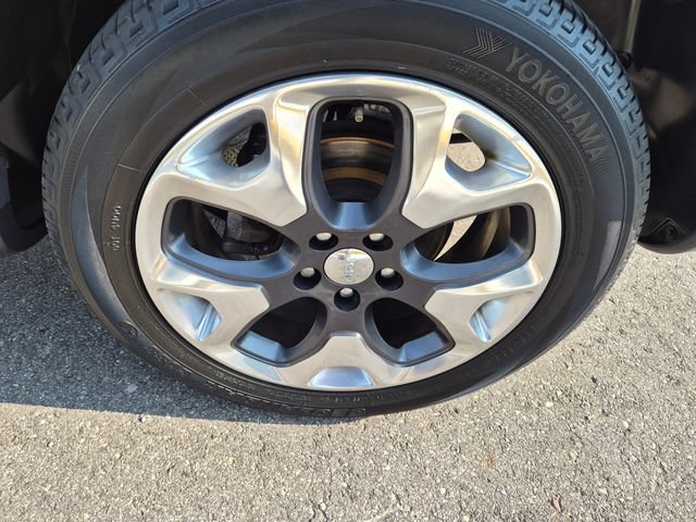 Used 2018 Jeep Compass Limited AWD/4WD image 11