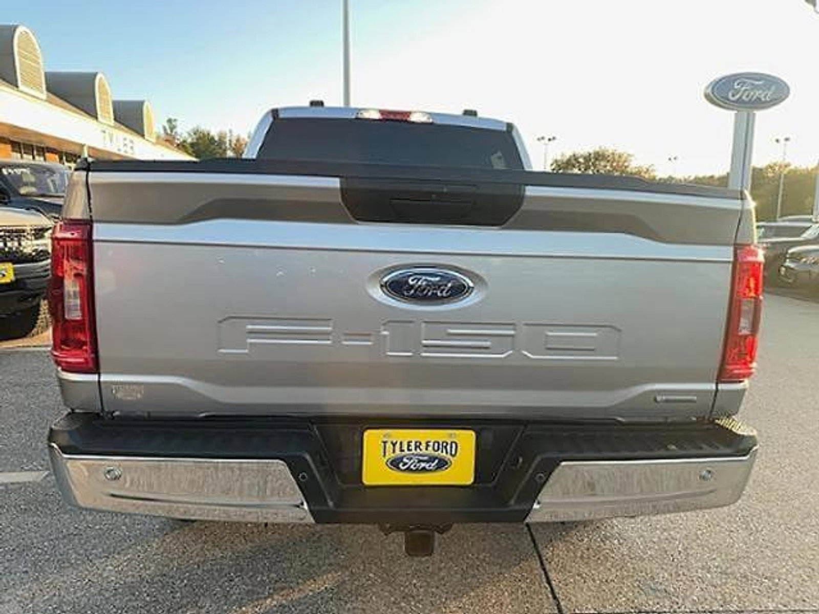Used 2022 Ford F150 XLT w/ Equipment Group 301A Mid AWD/4WD image 8