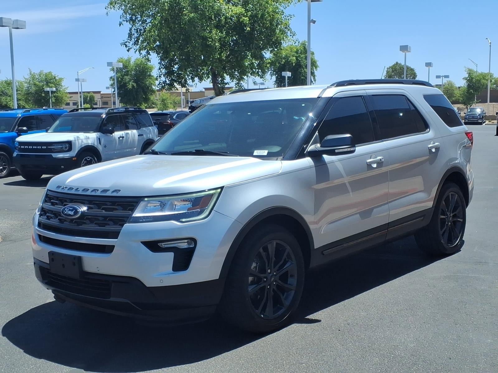 Used 2018 Ford Explorer XLT w/ Equipment Group 202A FWD image 8