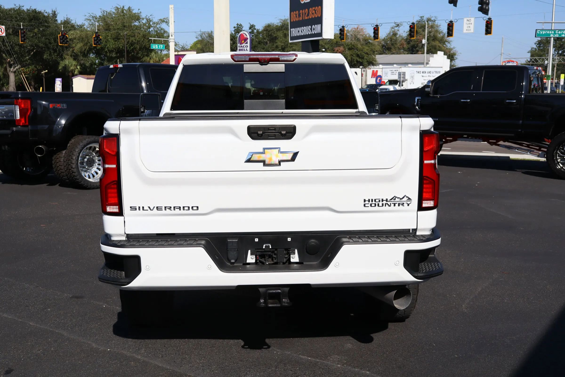 Used 2024 Chevrolet Silverado 2500 High Country w/ High Country Premium Package AWD/4WD image 6