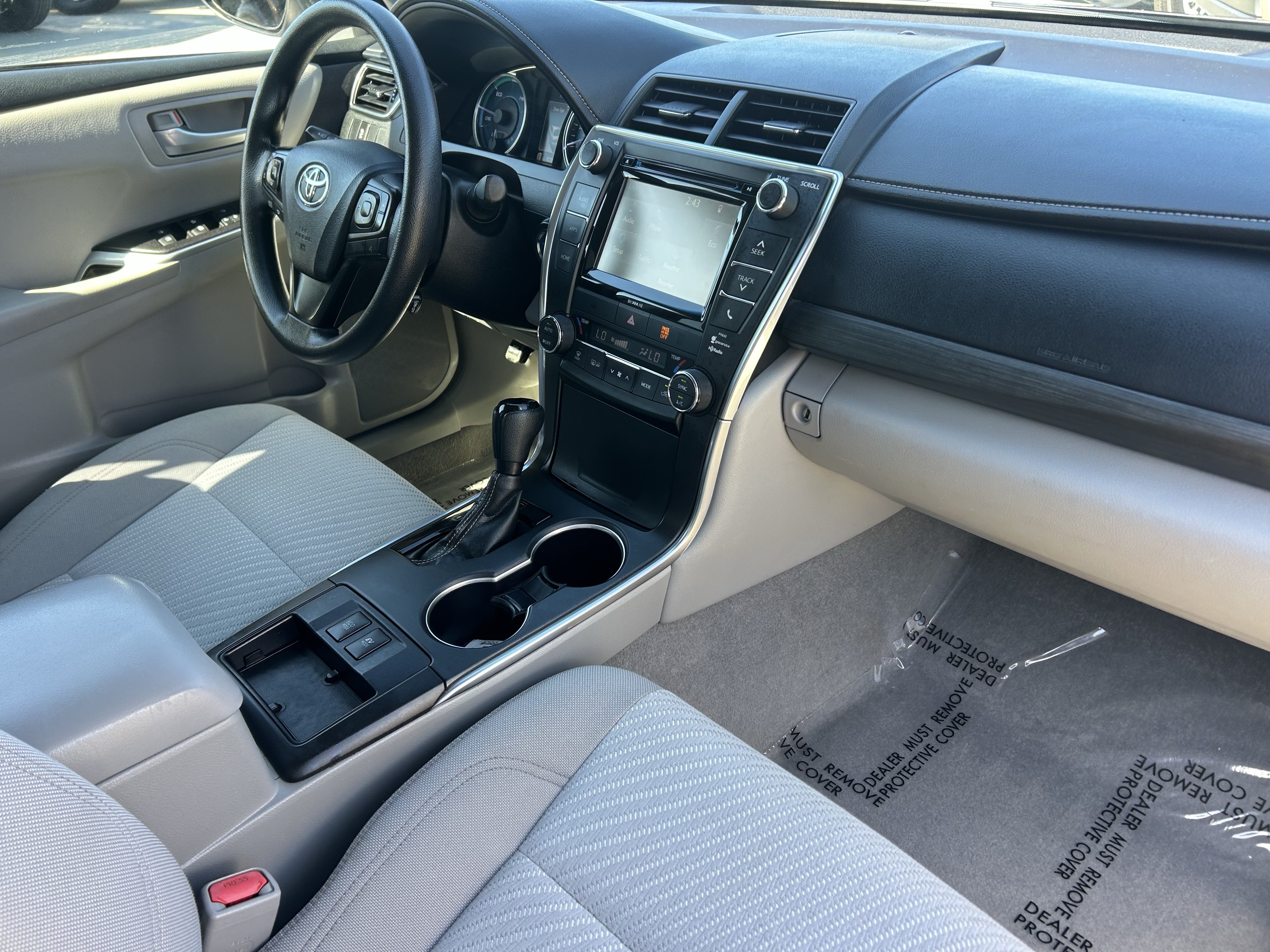 Used 2017 Toyota Camry LE FWD image 9